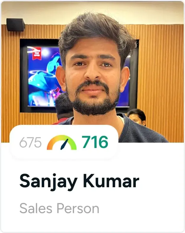 A smiling person with their name, job description and credit score